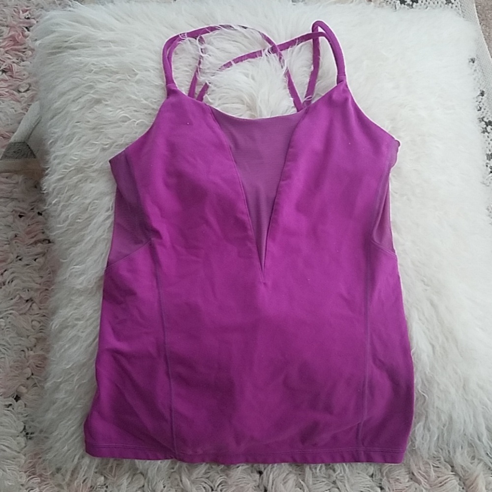 Lululemon top with bra